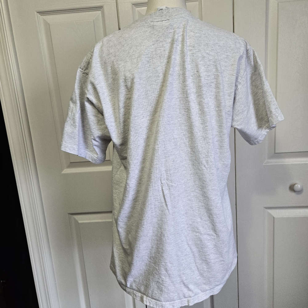 Vintage Y2k Light Gray Disney Mickey & Co. T-Shirt - Picture 4 of 7